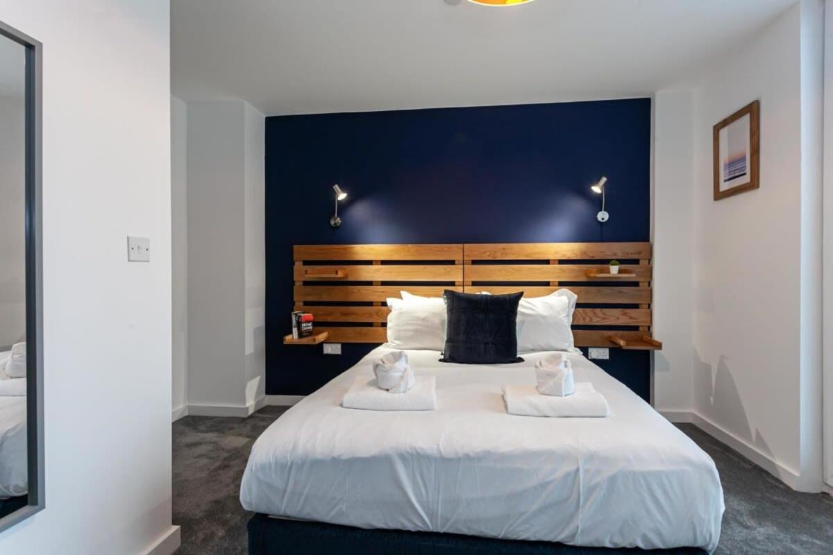 Superb 3 Bed Flat 5min to Old Trafford Stadium Manchester Exterior foto