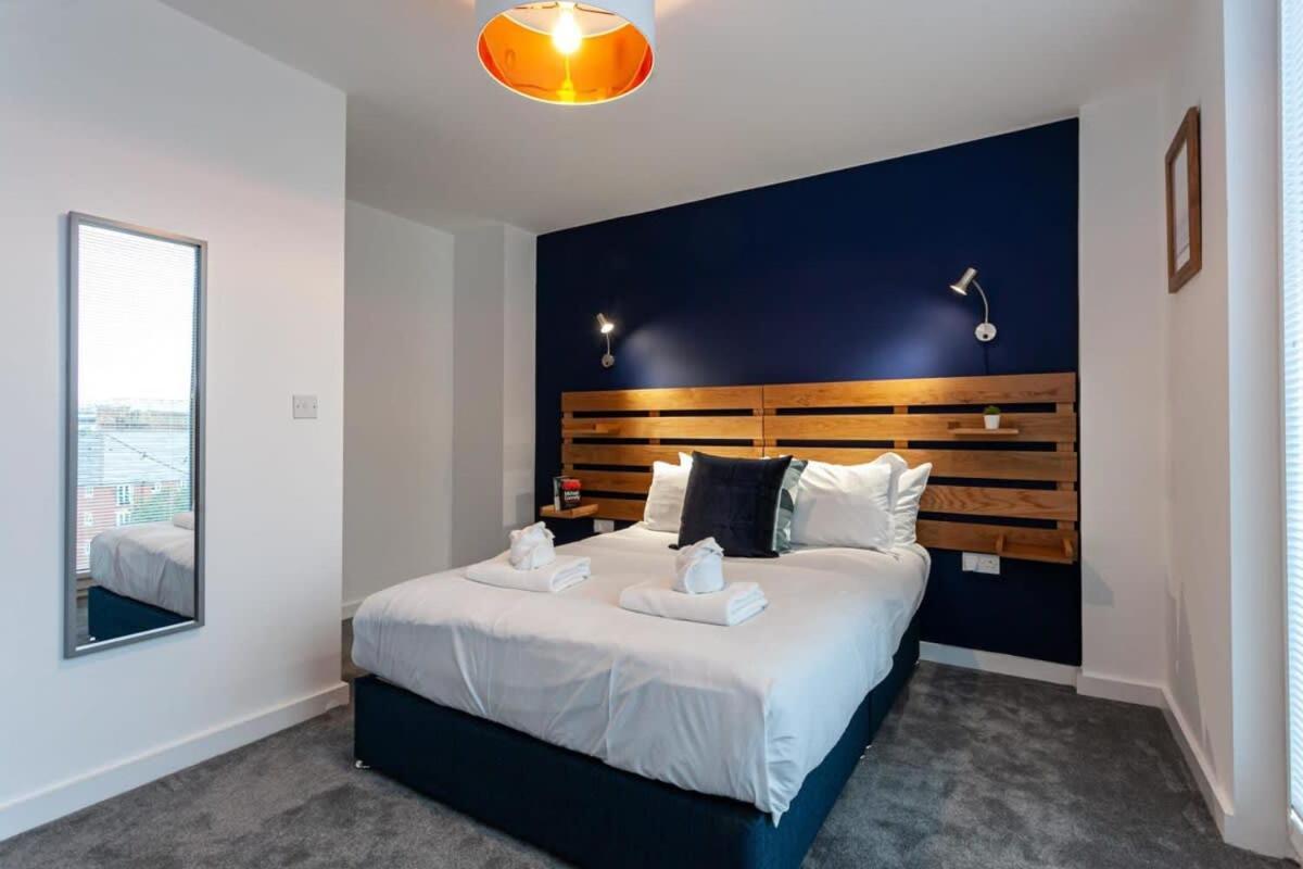 Superb 3 Bed Flat 5min to Old Trafford Stadium Manchester Exterior foto